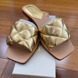 NIB Marc Fisher Reta in Gold Leather